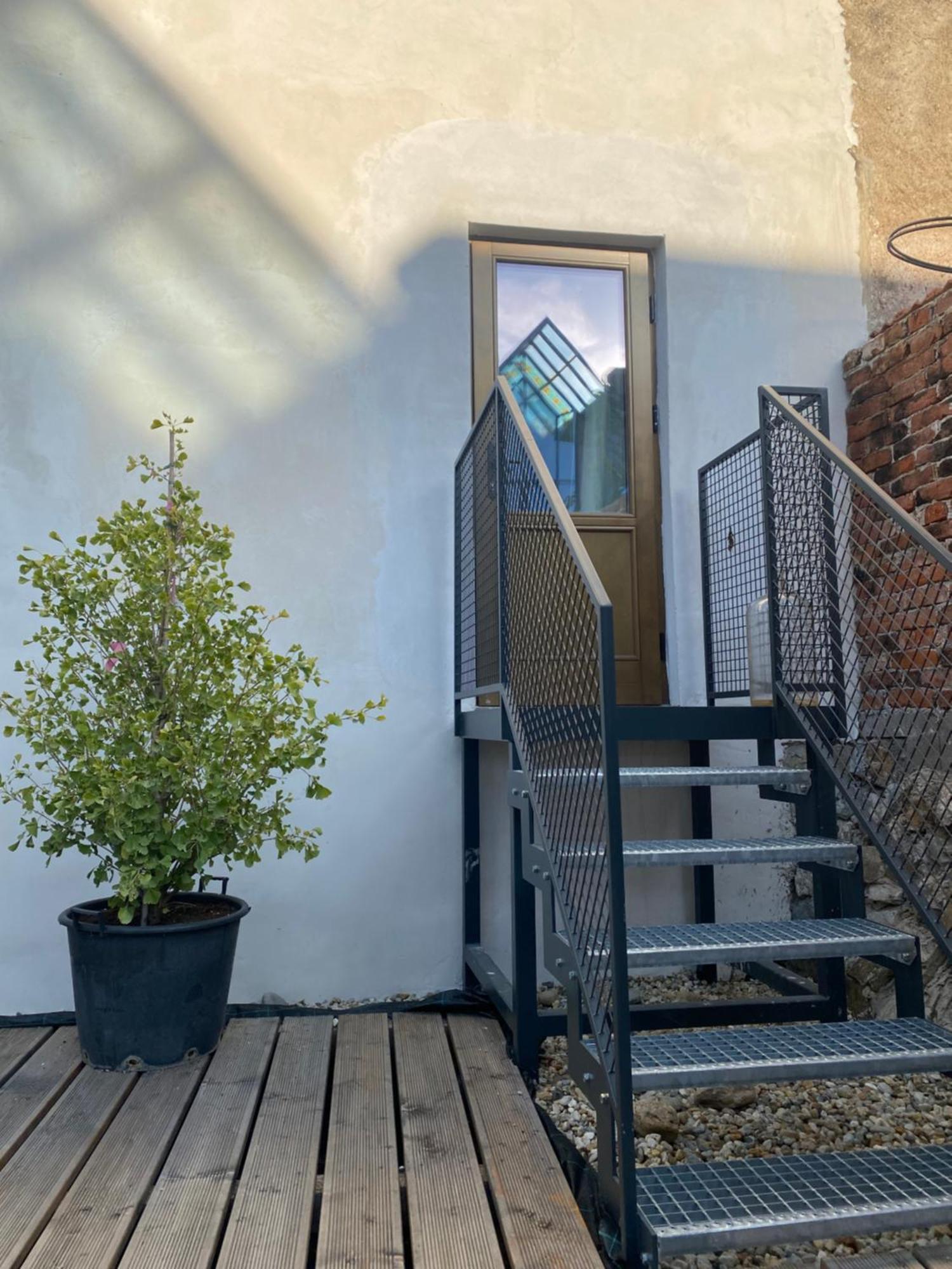 Apartment By The City Wall コシツェ エクステリア 写真